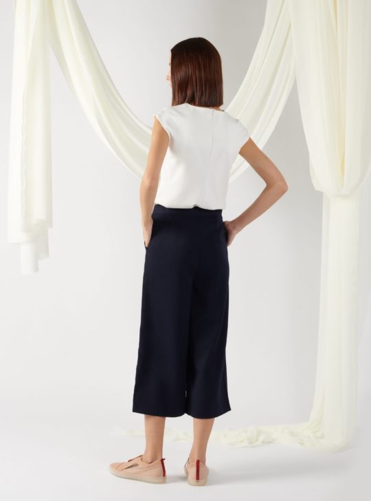 wide-leg textured trousers in navy wide-leg textured trousers in navy