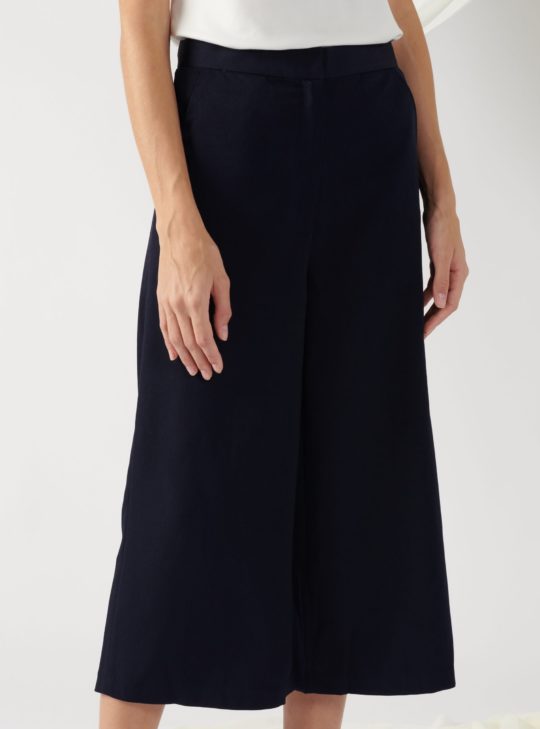 wide-leg textured trousers in navy wide-leg textured trousers in navy