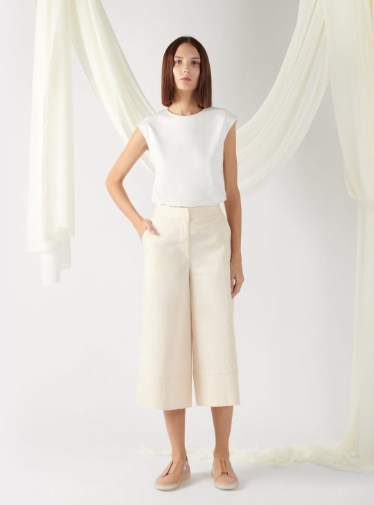 wide-leg trousers in light beige wide-leg trousers in light beige