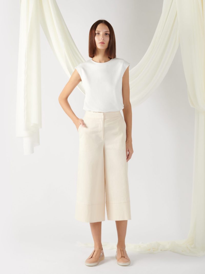 wide-leg trousers in light beige