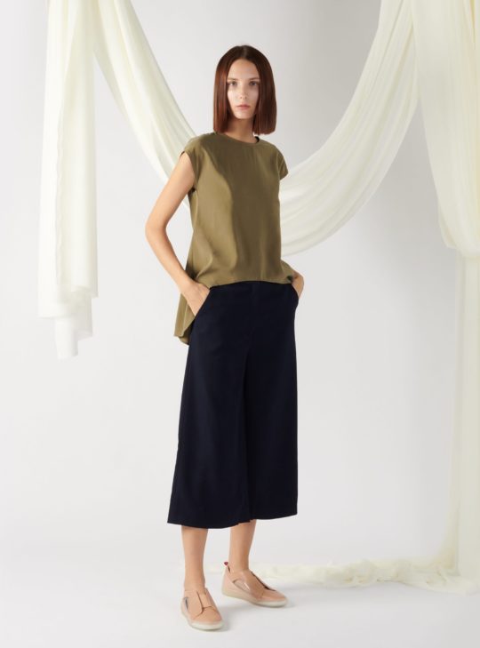 top with back slit in moss top with back slit in moss