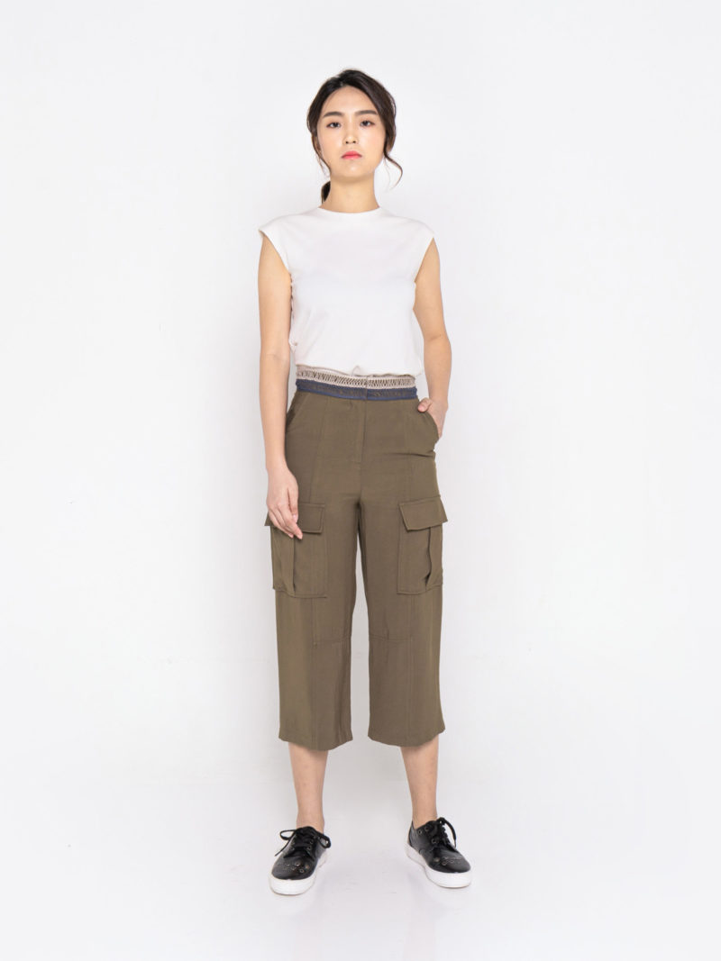 Patch Pockets Trousers In Military Green