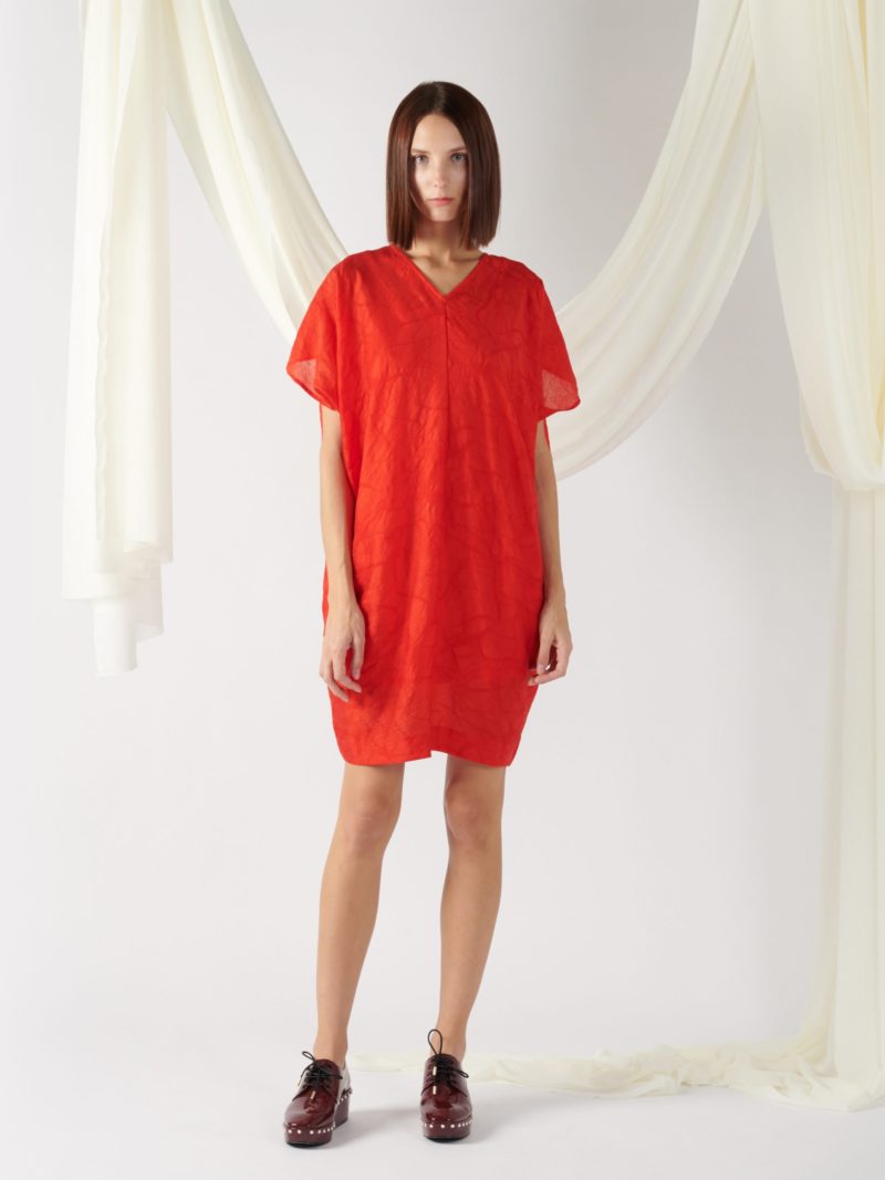 v-neck textured dress in red