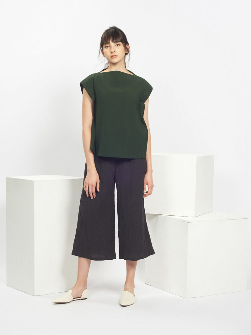 Relaxed Textured Top In Dark Green