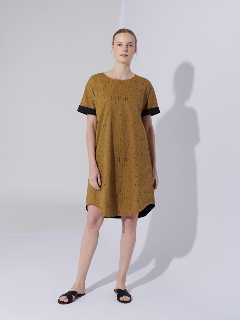 PRINTED VOLUMINOUS DRESS IN KHAKI